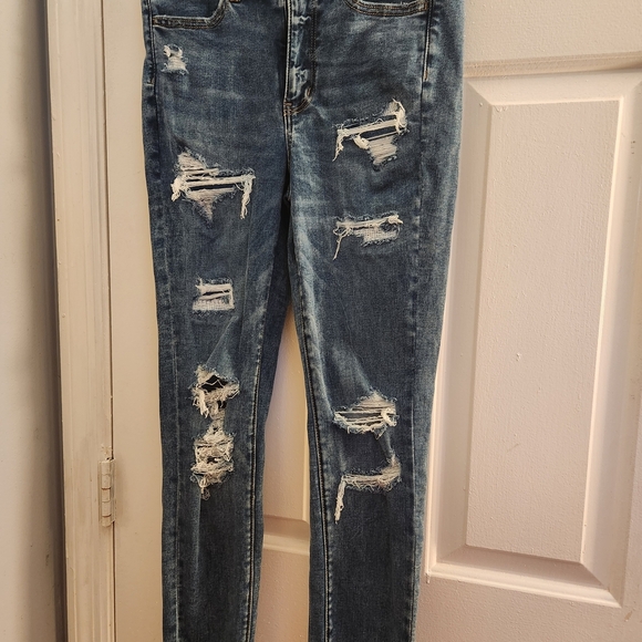 American Eagle Outfitters Denim - American Eagle Outfitters Distressed Blue Skinny Jeans